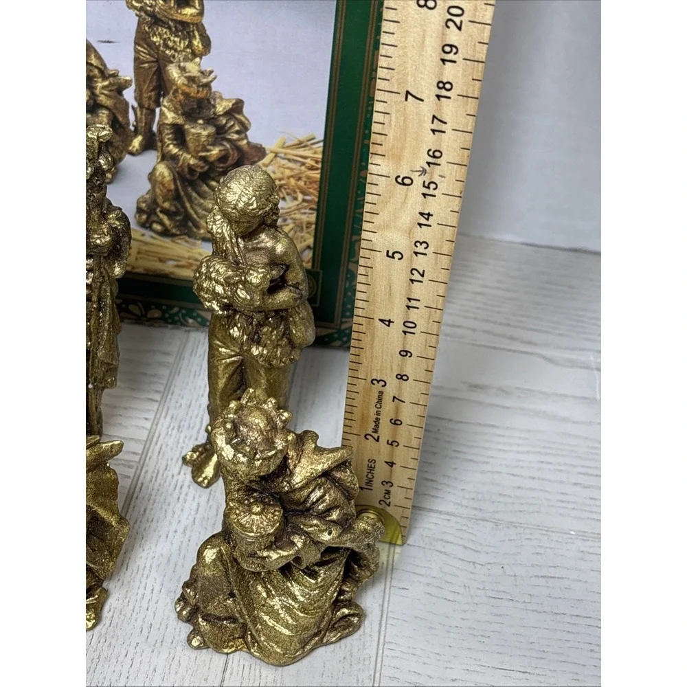 Seven Piece Nativity Set Metallic Gold Christmas Figurines Holy Family Wise Men‎